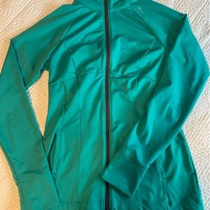 Woman’s size medium under Armour zip up, like brand new worn once or twice